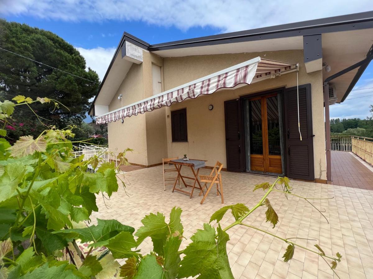 Casa Vacanze "Sautufao" Santa Venerina Buitenkant foto