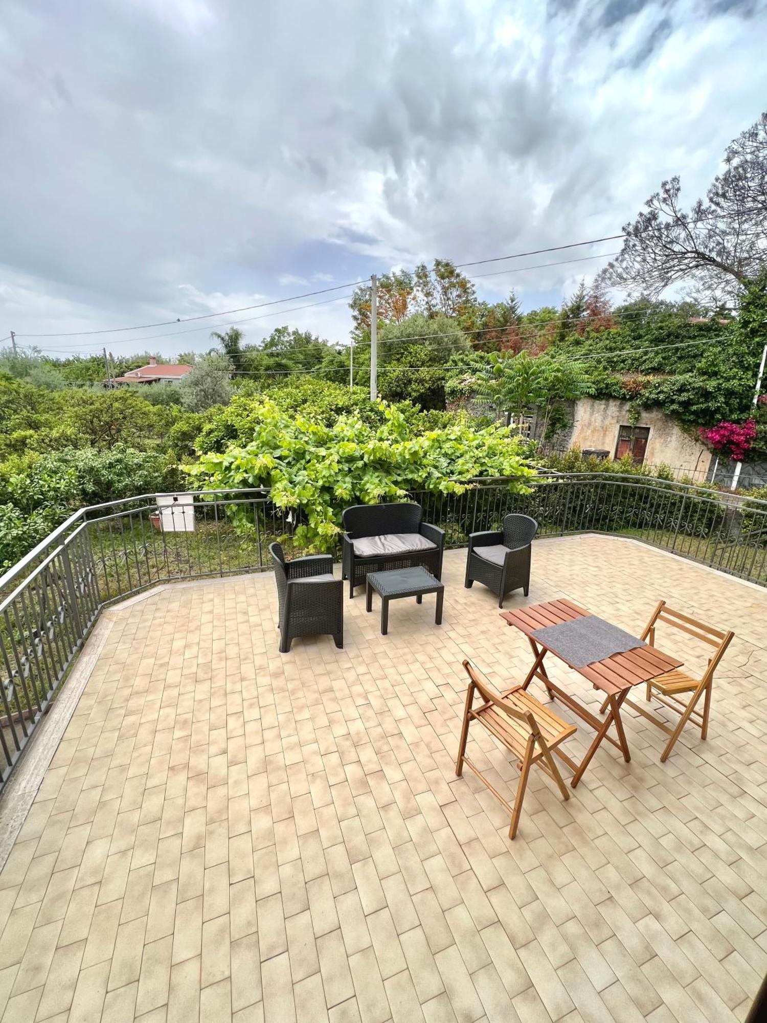 Casa Vacanze "Sautufao" Santa Venerina Buitenkant foto