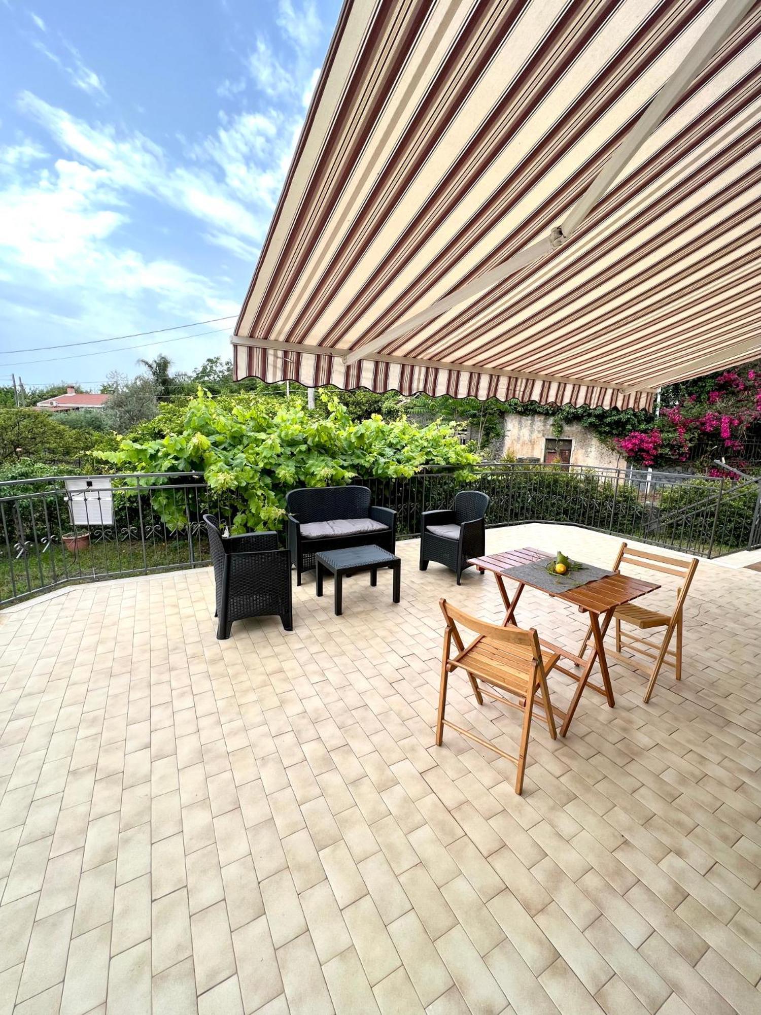 Casa Vacanze "Sautufao" Santa Venerina Buitenkant foto